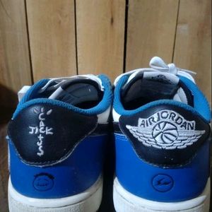 Air Jordan 1 Low - Travis X Fragment .