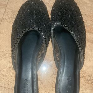 Elegant Black Lace Flats - Barely Worn, Perfect fo