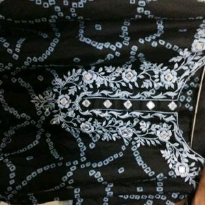 Bandhej Chikankari Embroidered Kaftan