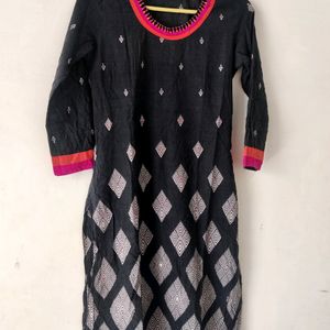 Women's Elegant Printed Black Kurti -S