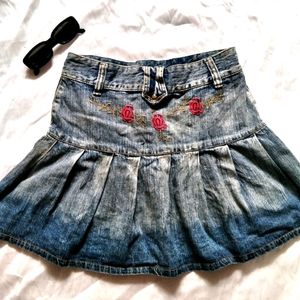 Pretty Y2K Pleated Denim Skirt