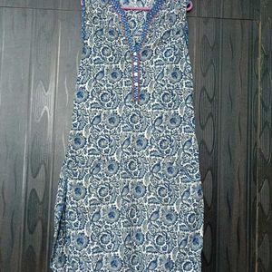 A Line Printed Kurta Sleevless With 2 Side Pockets