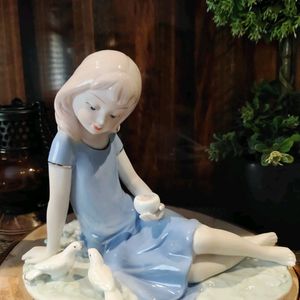 Beautiful Girl Showpiece For Home Decor