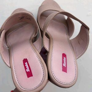 Bata Women Wedges🌸