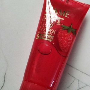 Lakme Blush & Glow Face Wash