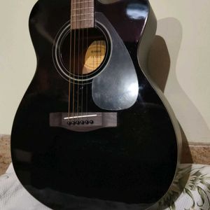 Yamaha Black Guitar