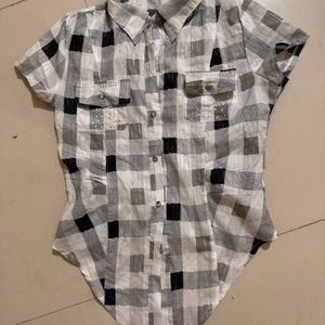 Shirt With Lower Knot