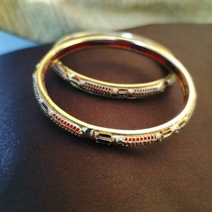 City Gold Bangle