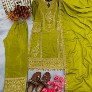 Pakistani Heavy Kurta Set🌹