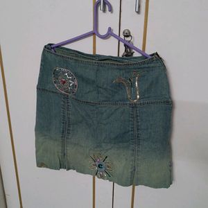 Distressed Hippi Mini Skirt