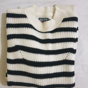 Women White &vBlack Stripped Pullover