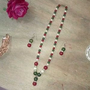 Red White And Green Pearls Necklace