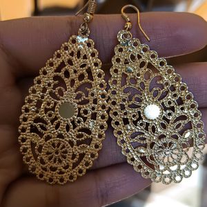 4 Stylish Oxidised And Golden Earrings