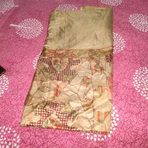 Women Light Weight Silk Like Saree