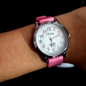 Women Baby Pink Trendy Watch 💕