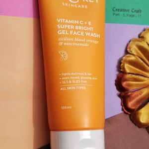 (Sealed) Dot & Key Vitamin C + E Gel Face Wash