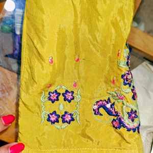 Aari Work Kurti