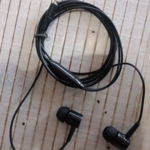 Earphone with mic, black color, earfit design