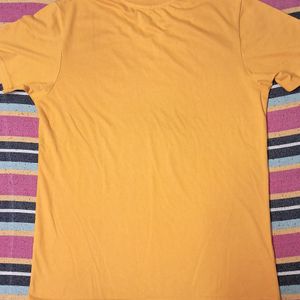 XL yellow T-shirt