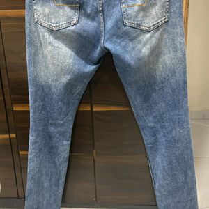 TORN OUT  STYLISH  DENIM JEANS  FOR MEN