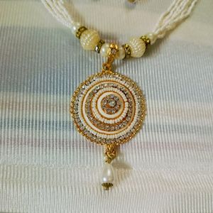 Beautiful Diamond And  Moti Necklace With Earrings