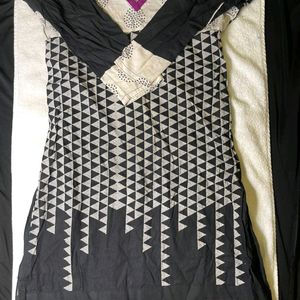 BLACK AND WHITE KURTA TOP OBLY