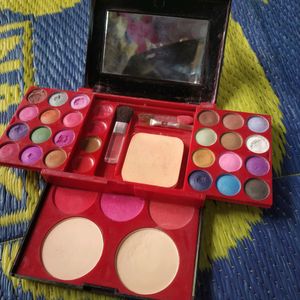 Make Up Box