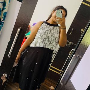 Beautiful Black Nd White Net Dres🖤🤍