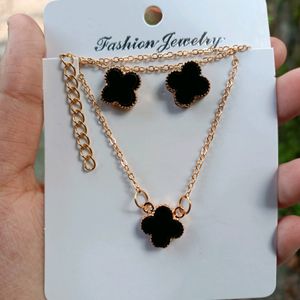 Clover Necklace