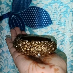 Bangle in Golden Colour With Stone Work