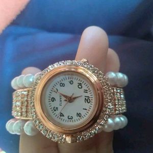 BRACELET WATCH For Women's And Girls Offer