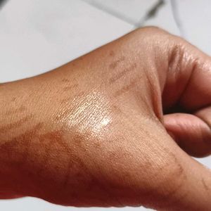 Myglamm Magic Potion Roll-On Illuminator