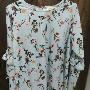 Floral Top In XL Size.