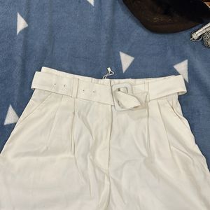 Women Shorts In Excellent Condition