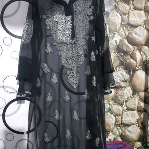 Lakhnavi Kurti