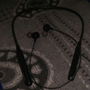 Blouthoot Headphones