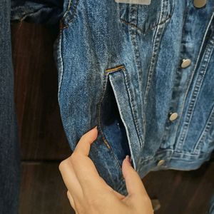 OVERSIZED DENIM JACKET