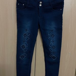 CLASSY SKINNY JEAN FOR WOMEN