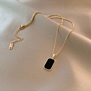 Black Pendant Dainty Chain