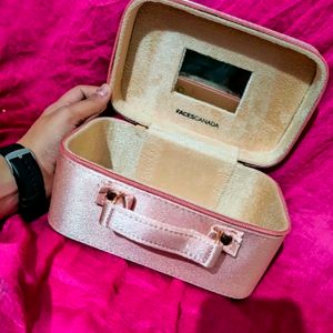 PINK VANITY BOX AND BRAND BRUSH FOR MUA