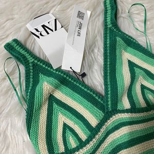 Zara Women's White and Green Crop-top