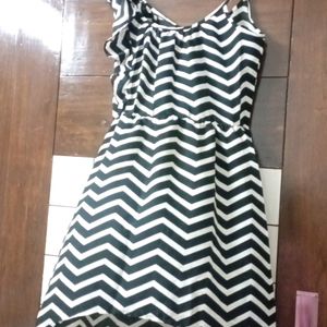 Beautiful Black &White Dress (Best Size 34 &36) Alterable