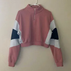 H&M  Super Soft Cropped Sweatshirt