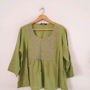 Light Green Casual Top (Women's)