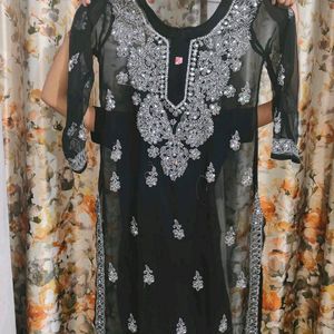 chikankari mirror work kurti