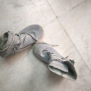 Grey boots | size - 5 |