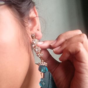 I Am Selling This Earrings On Less Price