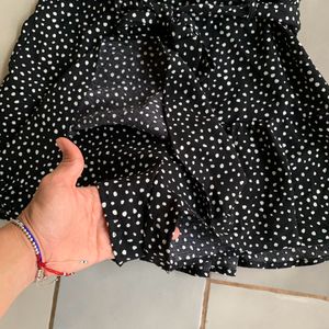 Skort (short And Skirt)