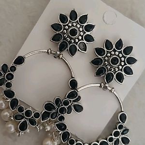 Black Earrings With White Pearls