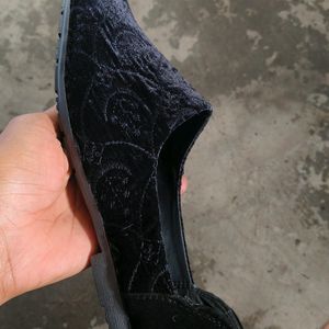 Black Shoe